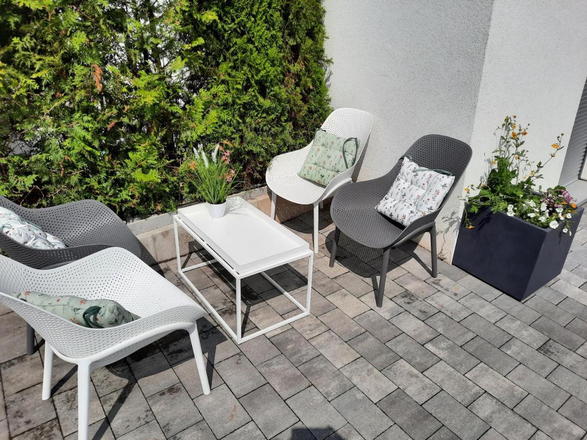 Apartments Bei Playmobil 2,130 M2,24H Self Check-In,Free Parking Zirndorf Buitenkant foto